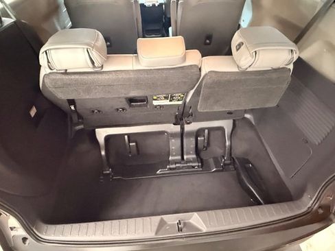 Used 2021 Toyota Sienna XLE image 25