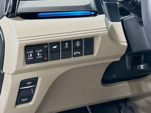 Used 2024 Honda Odyssey Touring image 8