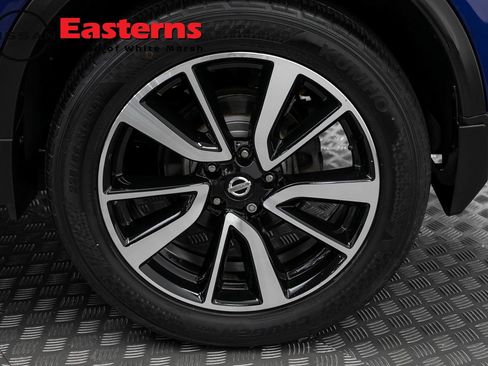 Used 2017 Nissan Rogue SL w/ SL Premium Package AWD/4WD image 32