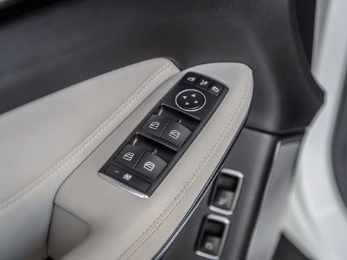 Used 2018 Mercedes-Benz GLS 550 4MATIC image 55