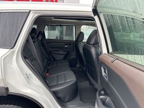 Certified 2023 Nissan Rogue SV w/ SV Premium B Package image 15