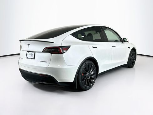 Used 2023 Tesla Model Y Performance AWD/4WD image 9
