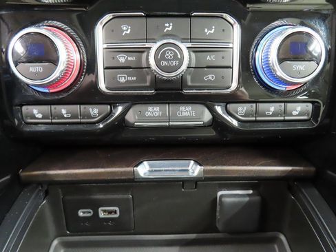 Used 2024 GMC Yukon XL Denali image 62