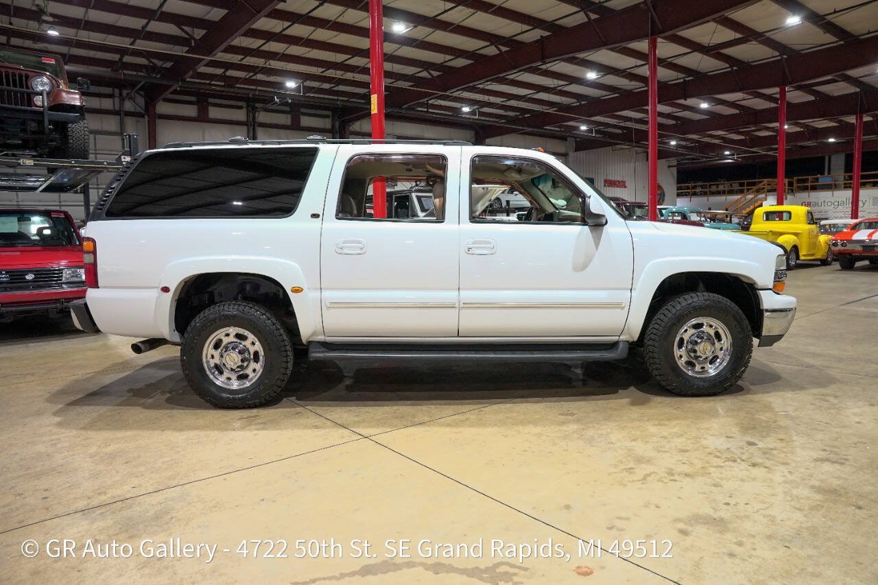 Used 2003 Chevrolet Suburban 2500 LT w/ LT Preferred Equipment Group AWD/4WD image 10
