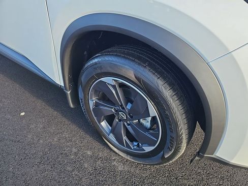 Used 2026 Nissan Rogue SV w/ SV Premium Package image 11