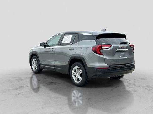 Used 2023 GMC Terrain SLE FWD image 3