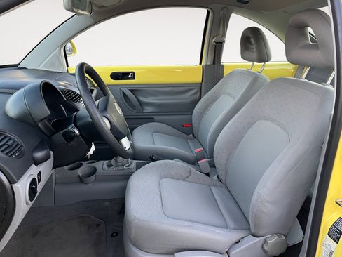 Used 2000 Volkswagen Beetle GL image 9