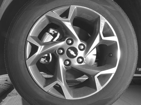 Used 2025 Chevrolet Trax LT FWD image 12