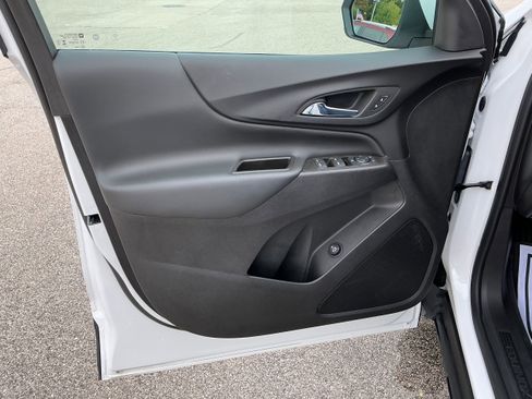 Certified 2024 Chevrolet Equinox LT w/ LPO, Floor Liner Package image 6