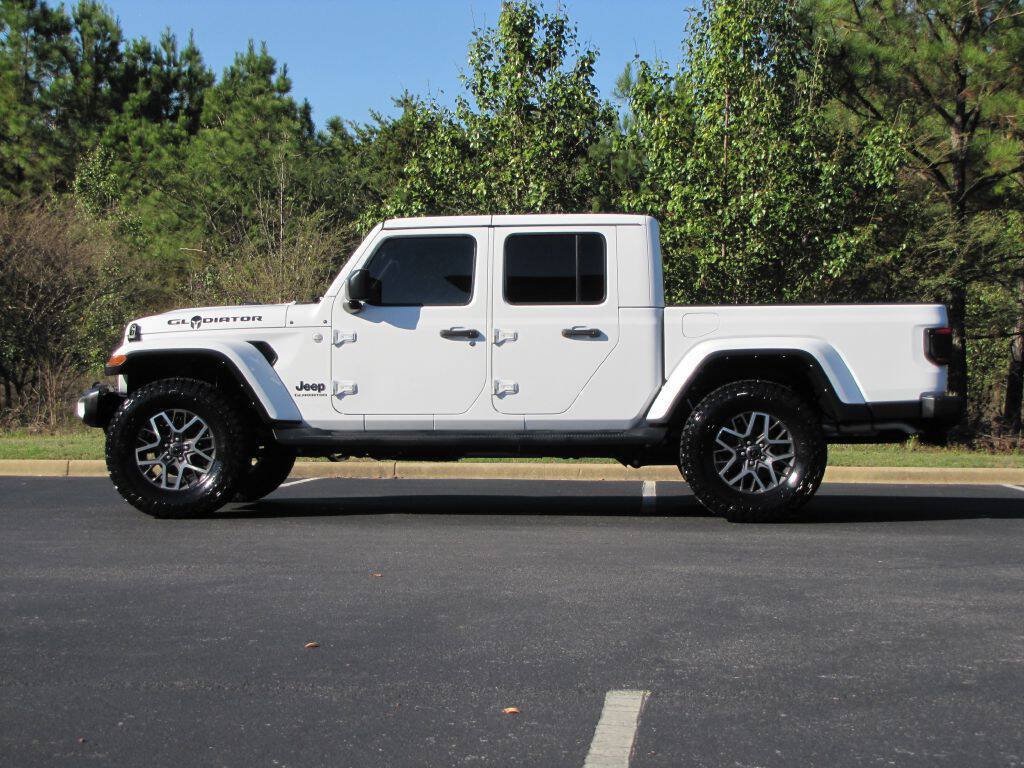 Used 2022 Jeep Gladiator Overland w/ Popular Equipment Package AWD/4WD image 5