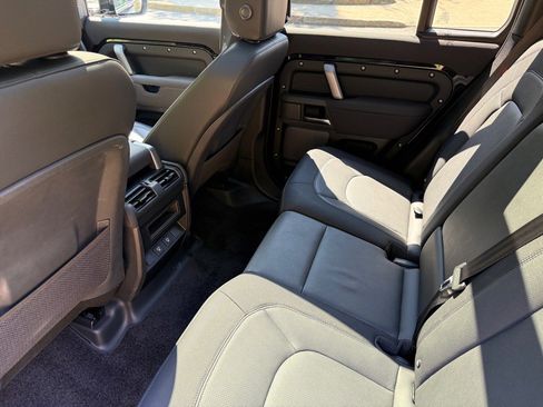 Used 2023 Land Rover Defender 110 X-Dynamic SE image 19