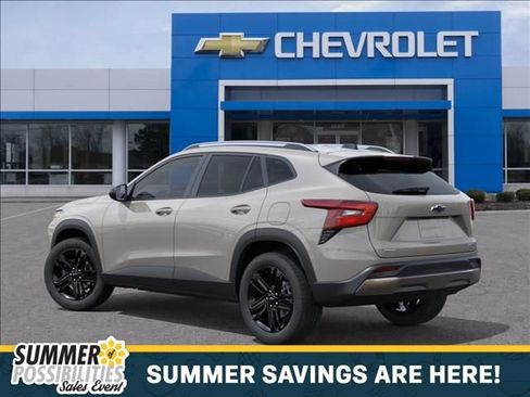 New 2026 Chevrolet Trax ACTIV w/ Sunroof Package FWD image 3