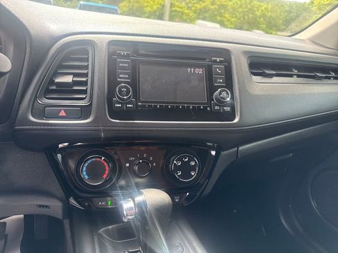 Used 2019 Honda HR-V LX image 21