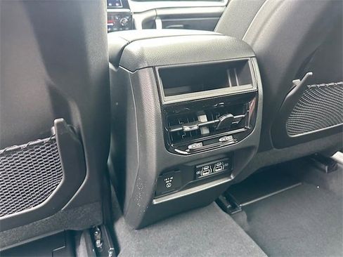 New 2025 Jeep Grand Cherokee Altitude image 19