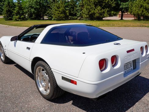 Used 1993 Chevrolet Corvette Coupe RWD image 33