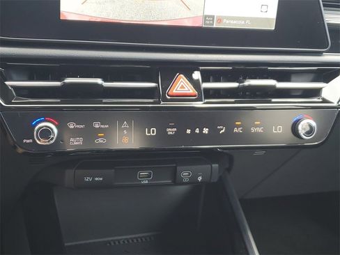 New 2025 Kia Niro EX image 18