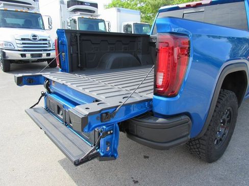 Certified 2024 GMC Sierra 1500 AT4X w/ AT4X AEV Edition image 32