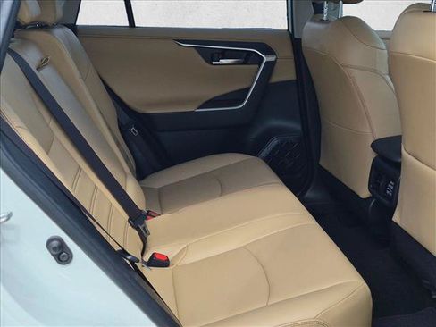 Used 2020 Toyota RAV4 Limited FWD image 21