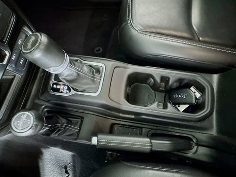 Used 2023 Jeep Wrangler Unlimited Sahara w/ Cold Weather Group image 18