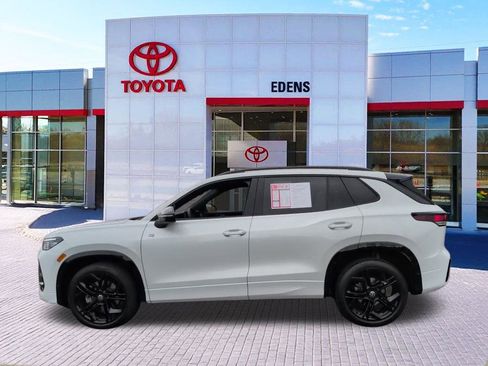 Used 2025 Volkswagen Tiguan SE R-Line image 6