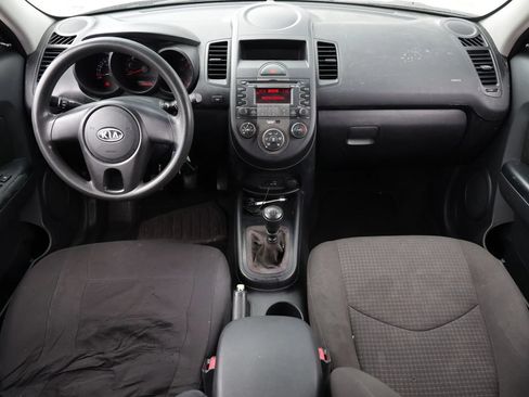 Used 2011 Kia Soul FWD image 2