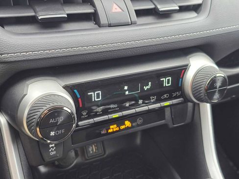 Certified 2025 Toyota RAV4 XLE image 29