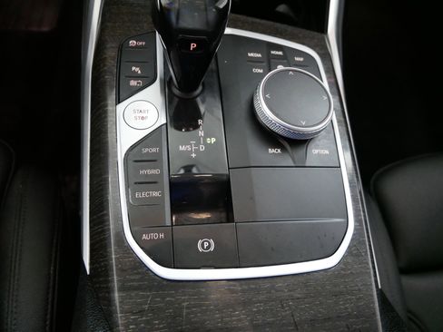 Used 2021 BMW 330e xDrive w/ Convenience Package image 29