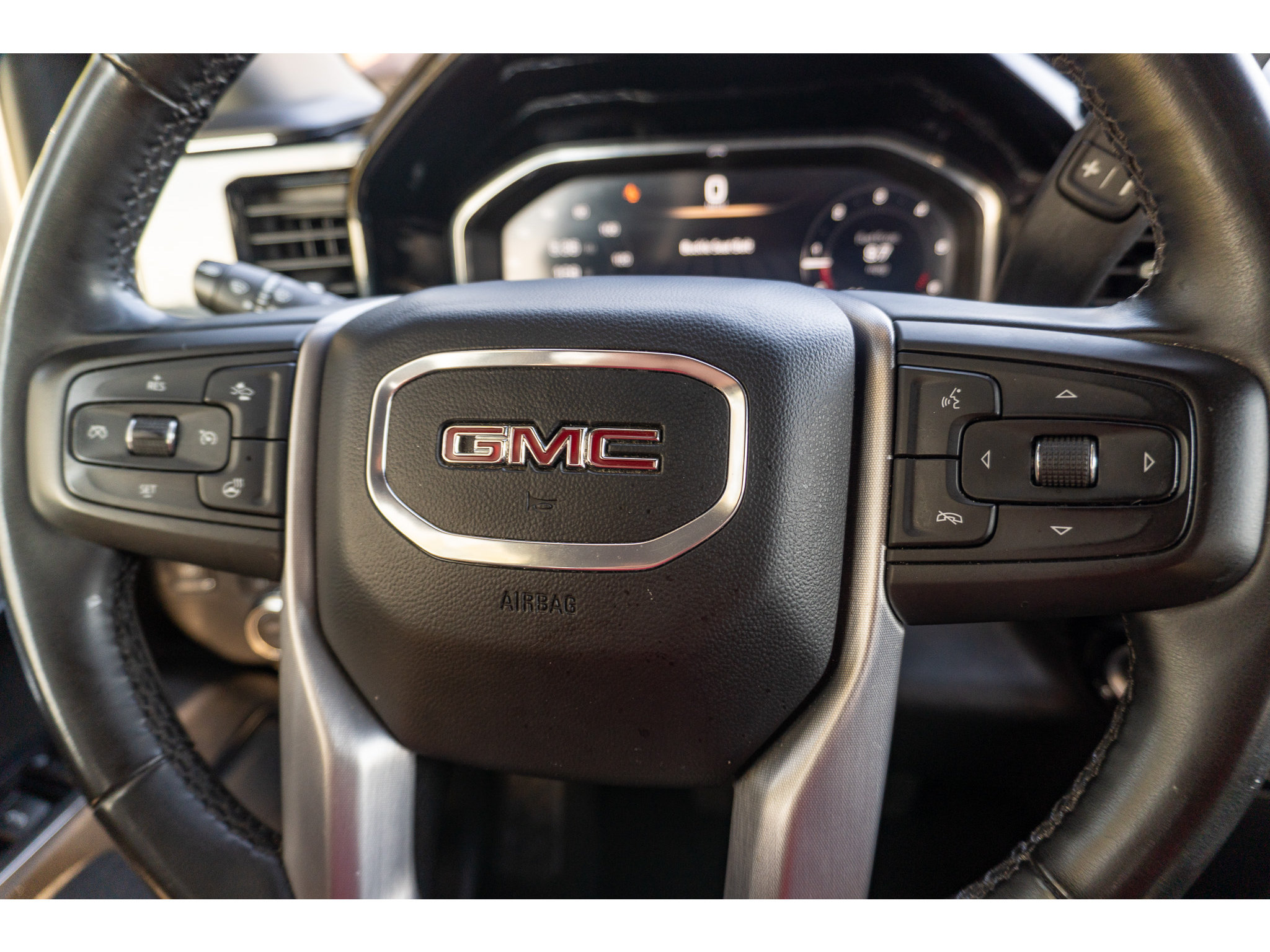 Used 2025 GMC Sierra 1500 SLT AWD/4WD image 29