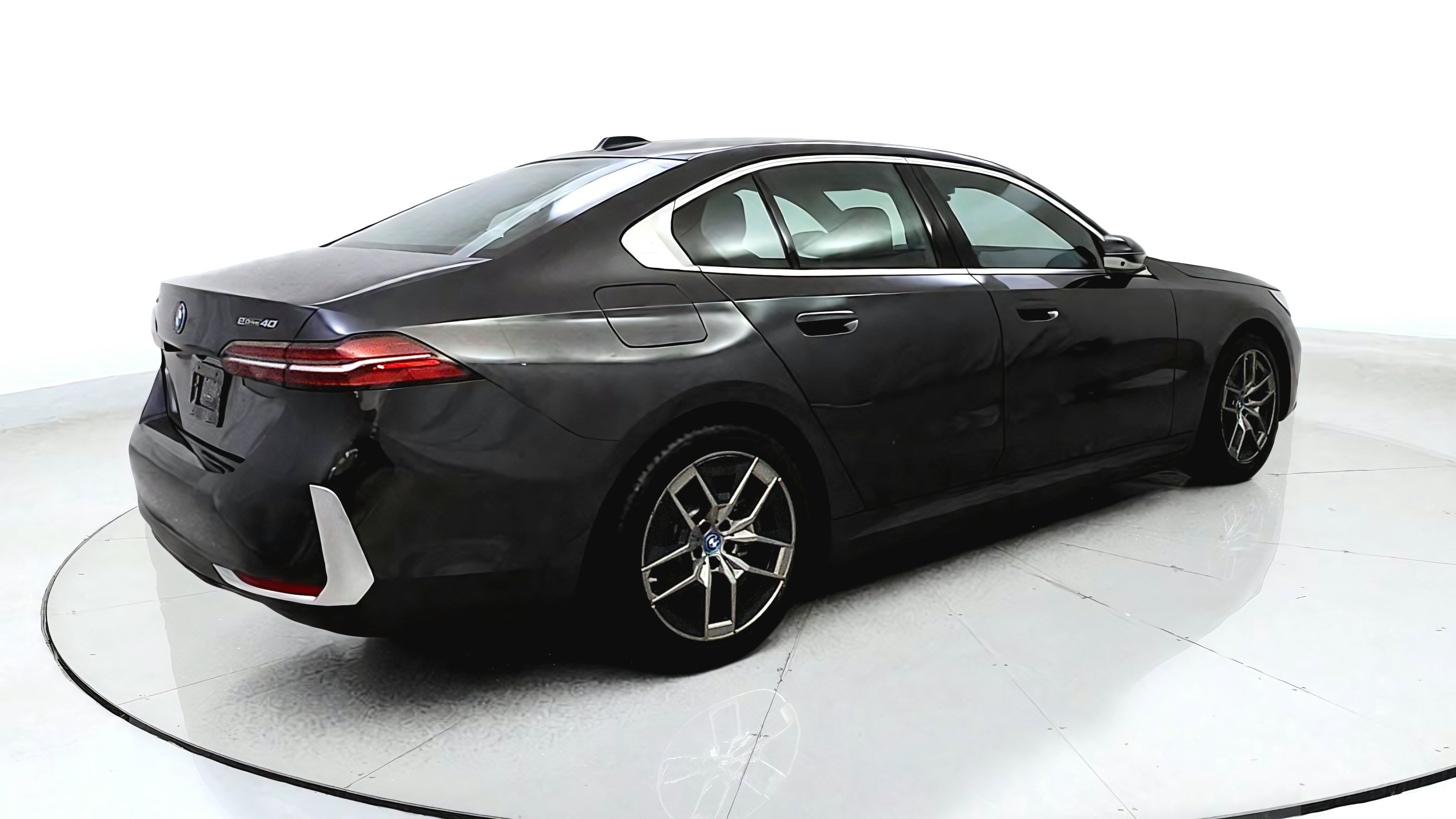 Used 2024 BMW i5 eDrive40i RWD image 7