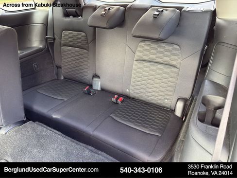 Used 2024 Nissan Pathfinder SV image 13