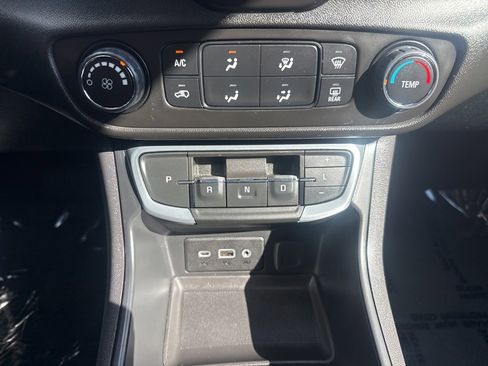 Certified 2024 GMC Terrain SLE image 39