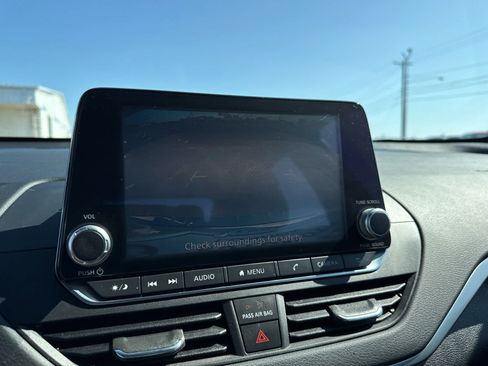 Used 2022 Nissan Altima 2.5 SV FWD image 17