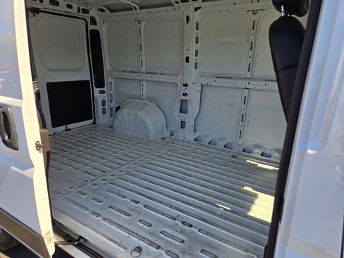 Used 2025 RAM ProMaster 2500 w/ Convenience Group FWD image 12