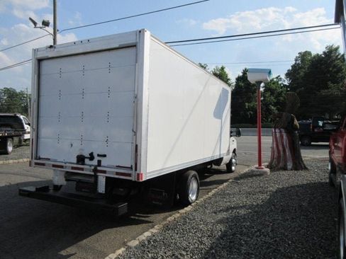 Used 2019 Ford E-450 and Econoline 450 Super Duty w/ Exterior Upgrade Package image 4