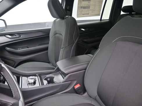 New 2025 Jeep Grand Cherokee Laredo X w/ Luxury Tech Group I image 31