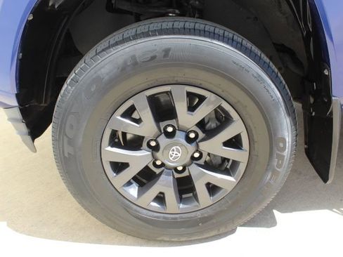 Used 2022 Toyota Tacoma SR5 image 10