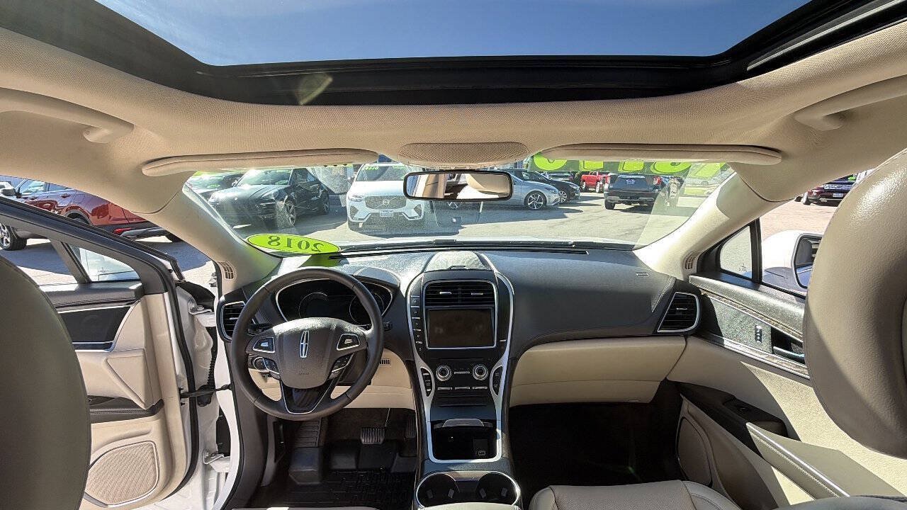 Used 2018 Lincoln MKX Reserve w/ Driver Assistance Package AWD/4WD image 13