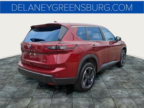 Used 2025 Nissan Rogue SV AWD/4WD image 3