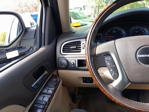 Used 2012 GMC Yukon Denali AWD/4WD image 18