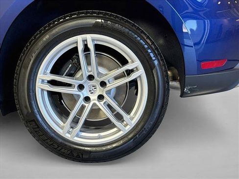 New 2026 Porsche Macan AWD/4WD image 24