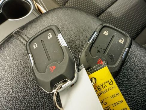 Used 2023 GMC Terrain SLE FWD image 24