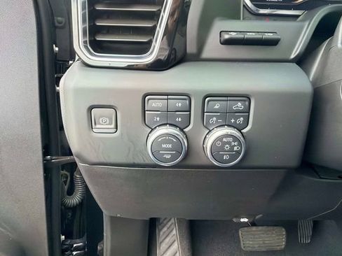 Used 2024 GMC Sierra 1500 Denali w/ Technology Package AWD/4WD image 30