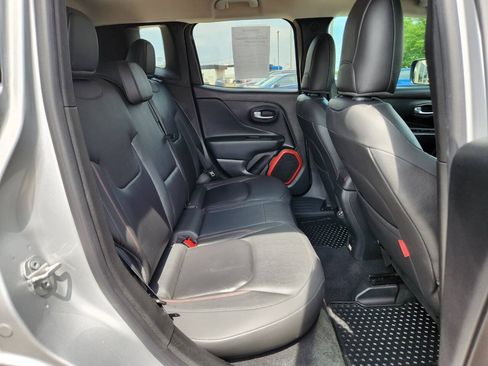Used 2019 Jeep Renegade Trailhawk AWD/4WD image 14