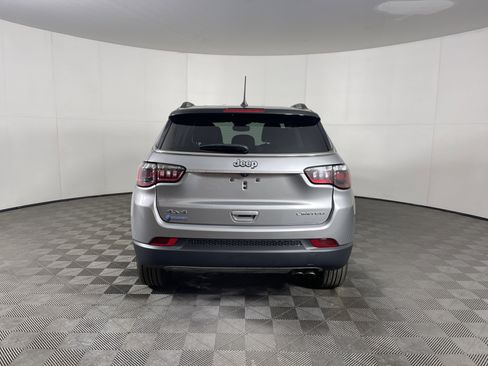 Used 2022 Jeep Compass Limited image 4