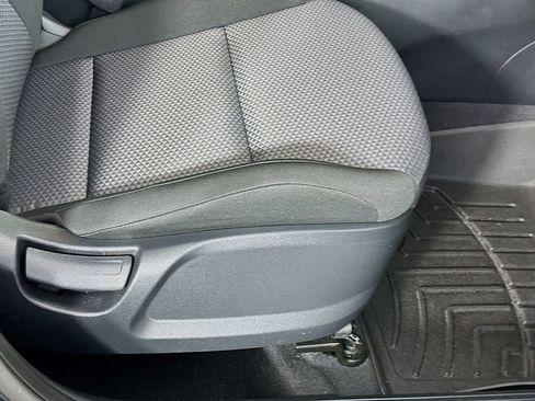 Used 2025 Kia Soul LX w/ LX Technology Package FWD image 23