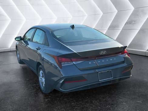 Used 2026 Hyundai Elantra SE FWD image 7