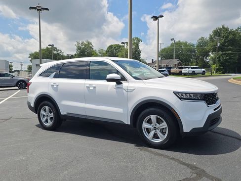 Used 2023 Kia Sorento LX AWD/4WD image 1