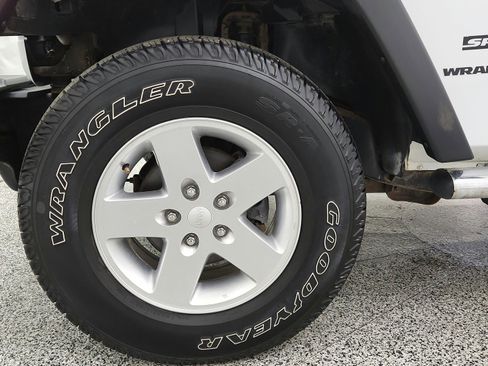 Used 2014 Jeep Wrangler Sport AWD/4WD image 28