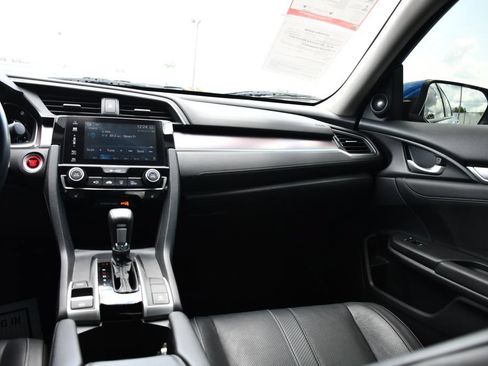 Used 2018 Honda Civic Touring image 24