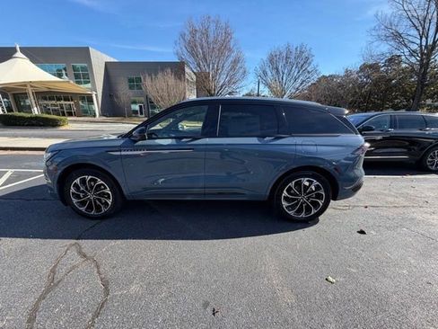 New 2026 Lincoln Nautilus Reserve image 4